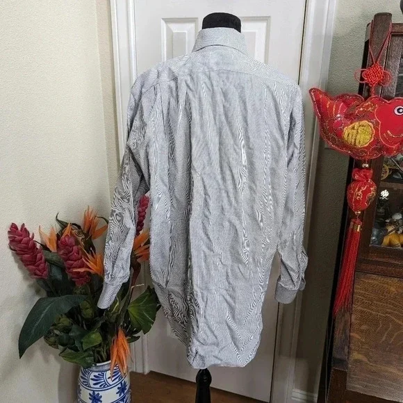 Moving Sale! 💘 Burberry HoundsTooth Dernier Button Down - Picture 2 of 6